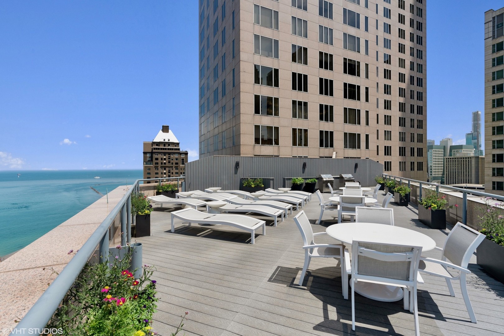 950 N Michigan Avenue Unit: 2502