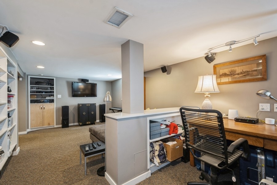 2511 W Pensacola Avenue