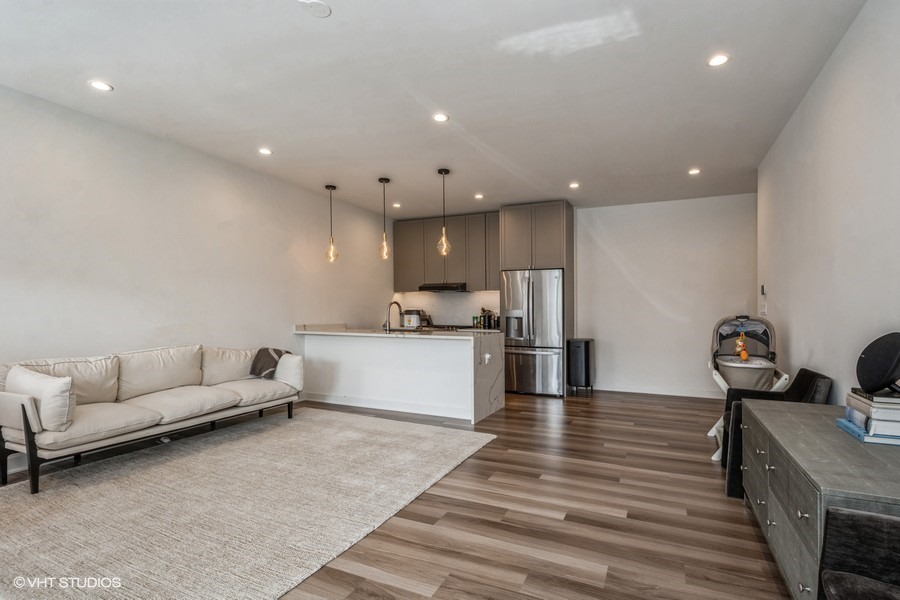 5526 N Magnolia Avenue Unit: 33