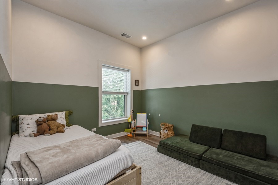5526 N Magnolia Avenue Unit: 33