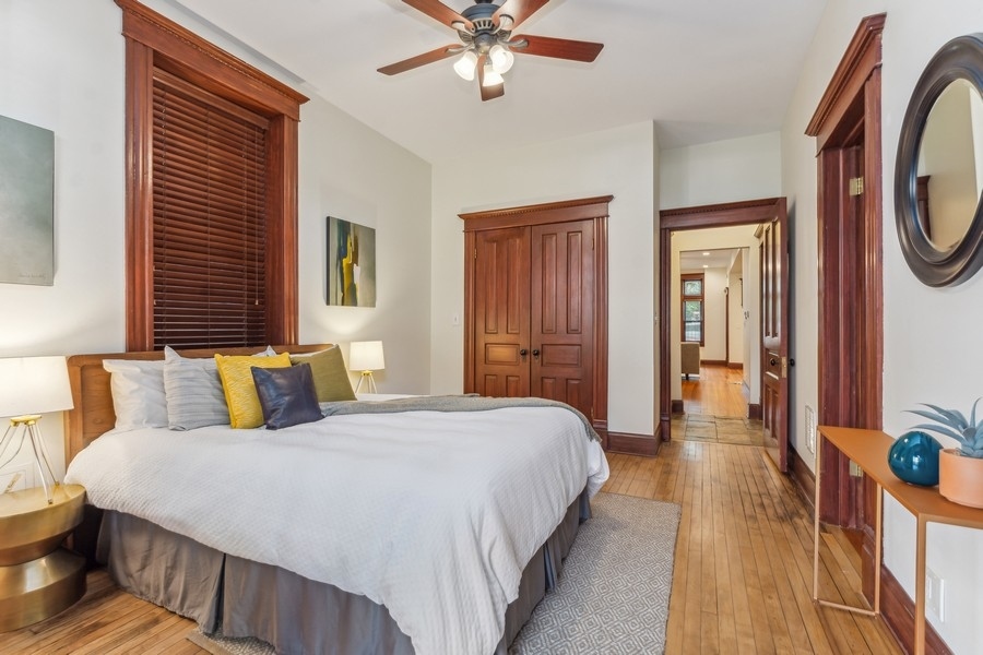 2044 W HADDON Avenue Unit: 1