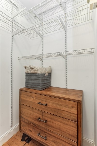2044 W HADDON Avenue Unit: 1