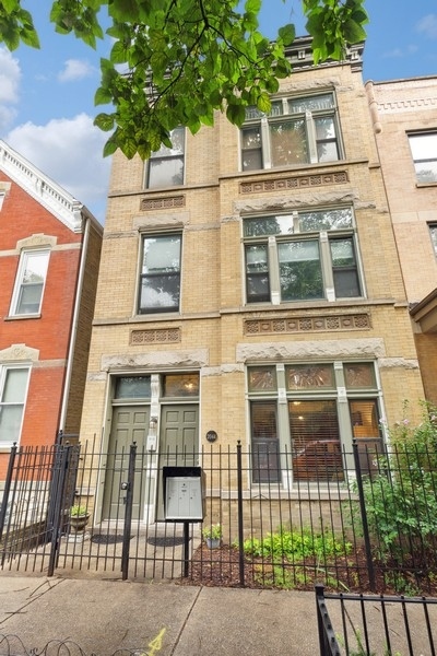 2044 W HADDON Avenue Unit: 1