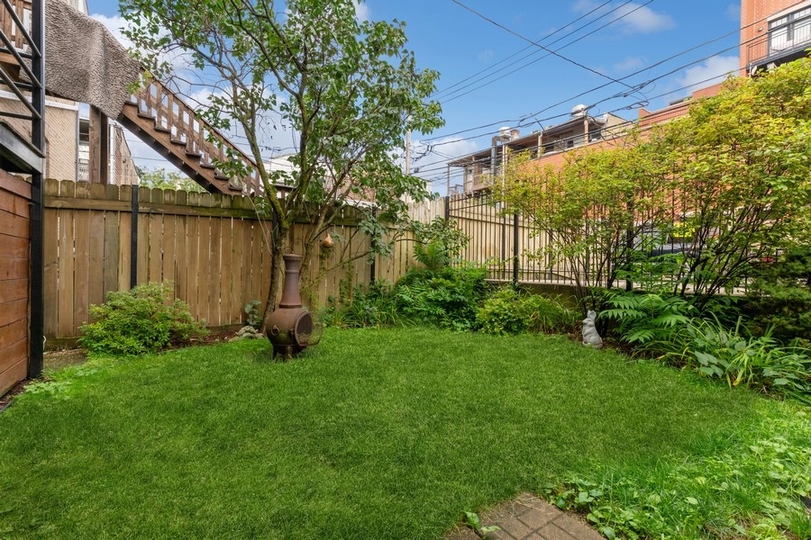 2044 W HADDON Avenue Unit: 1