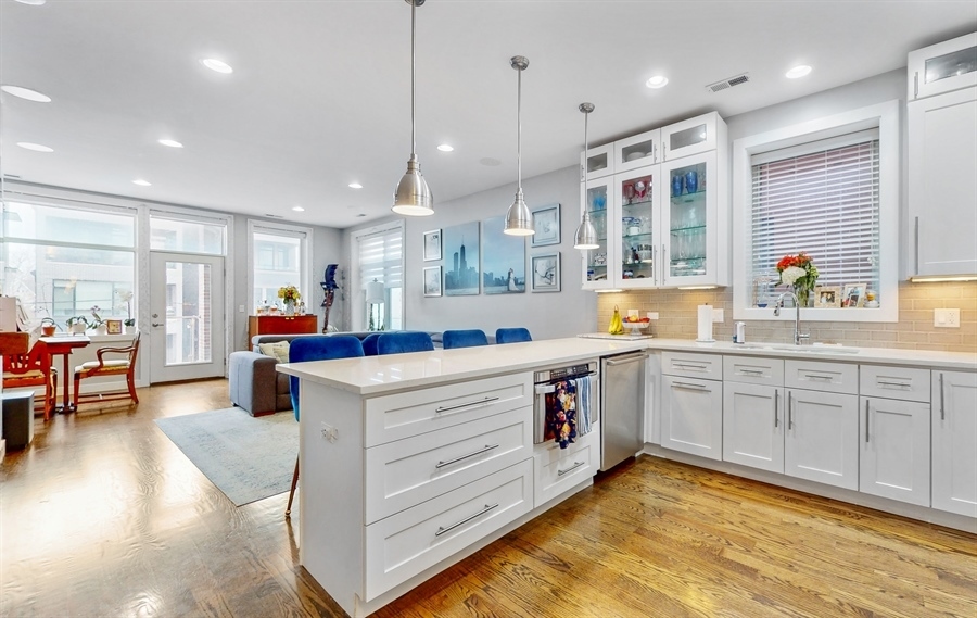 2442 N Clybourn Avenue Unit: 3S