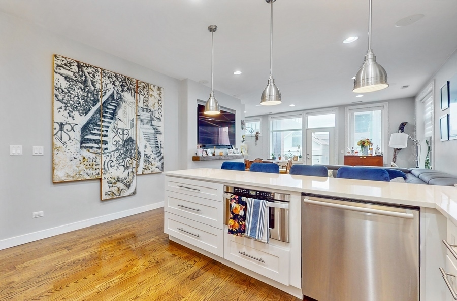 2442 N Clybourn Avenue Unit: 3S