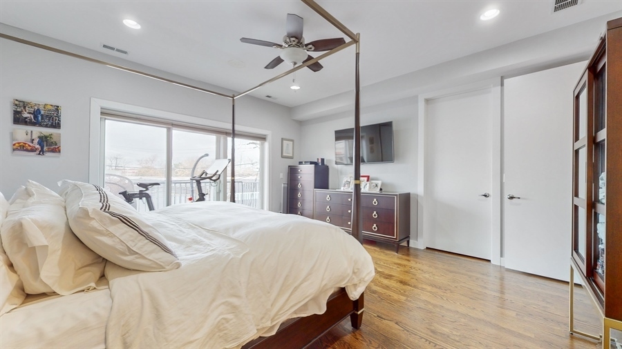 2442 N Clybourn Avenue Unit: 3S
