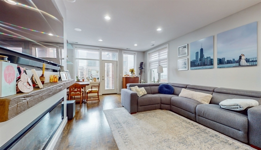 2442 N Clybourn Avenue Unit: 3S