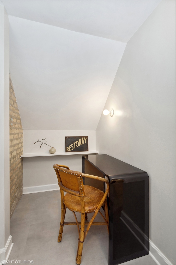 1258 W Hood Avenue Unit: 1W