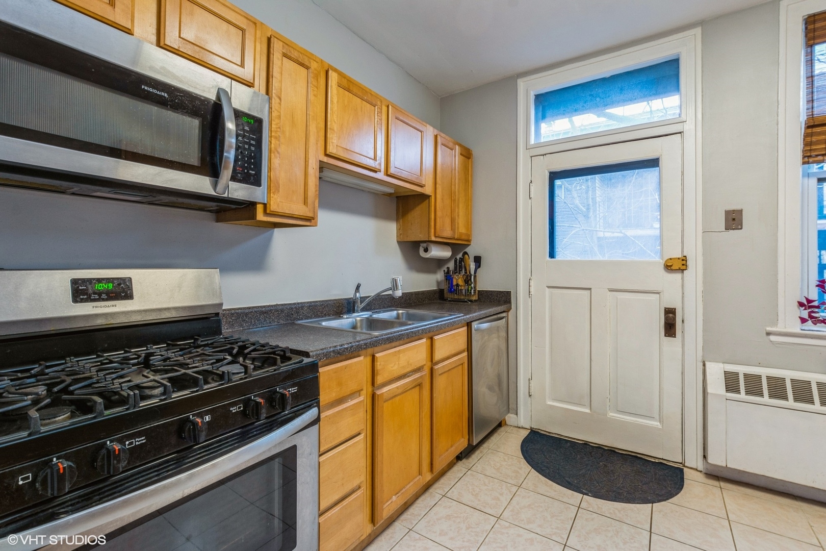 640 W Waveland Avenue Unit: 2F