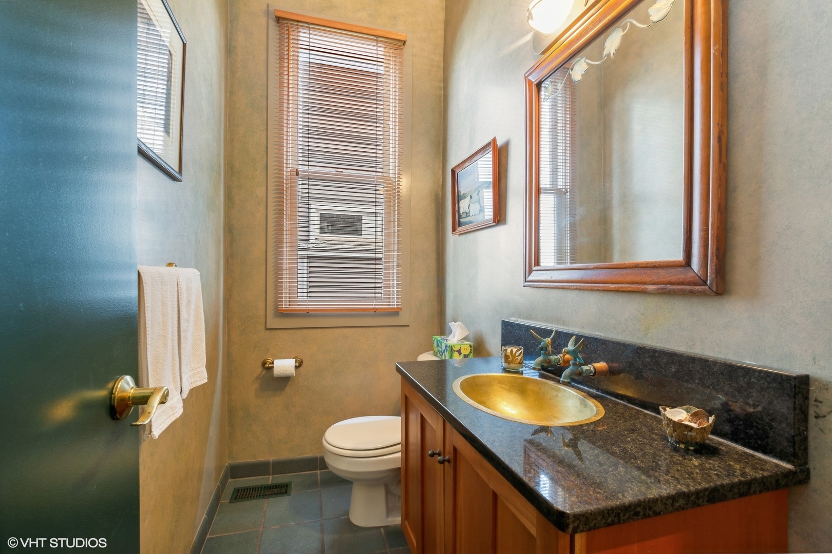 5414 N Lakewood Avenue