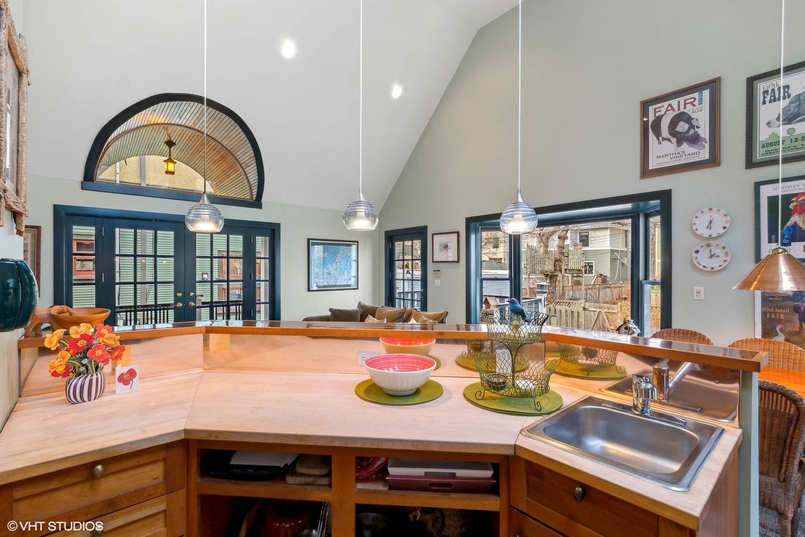 5414 N Lakewood Avenue