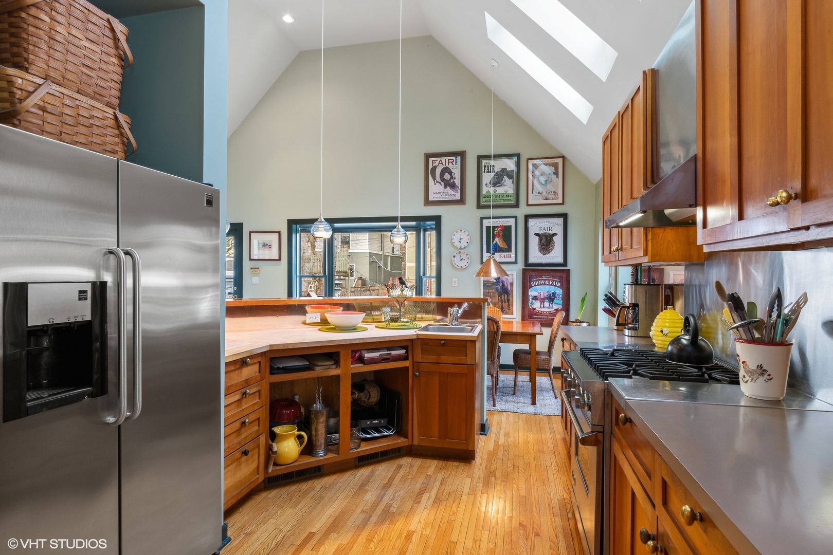 5414 N Lakewood Avenue