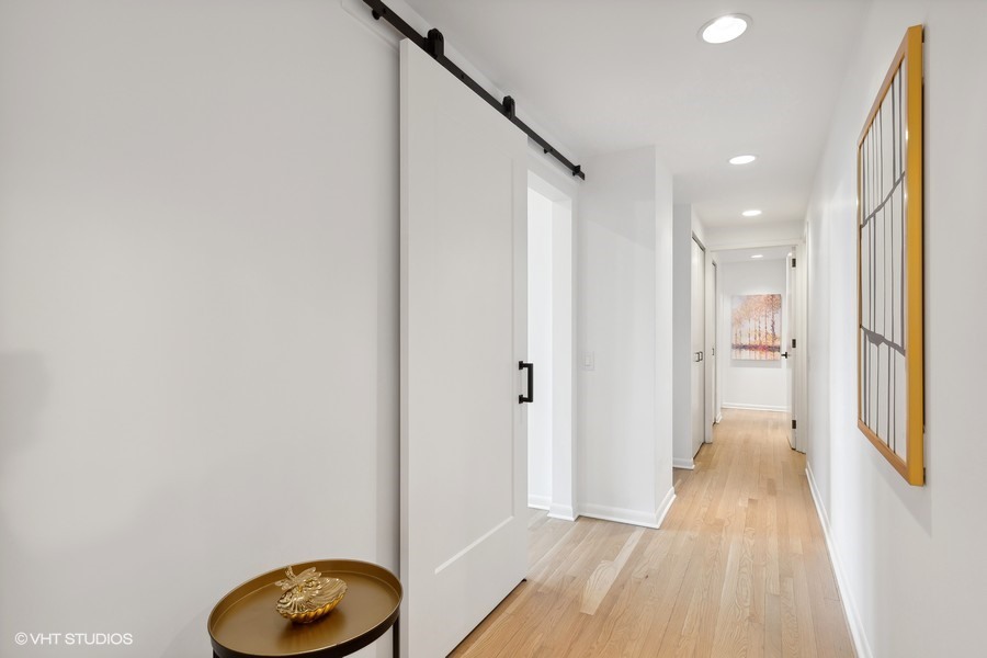 1000 N Lake Shore Plaza Unit: 33C