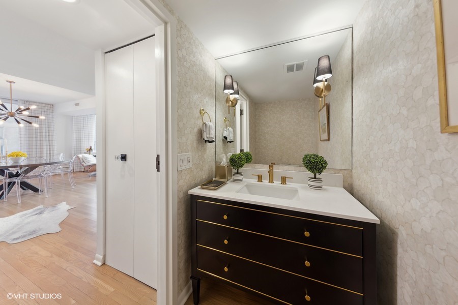 1000 N Lake Shore Plaza Unit: 33C