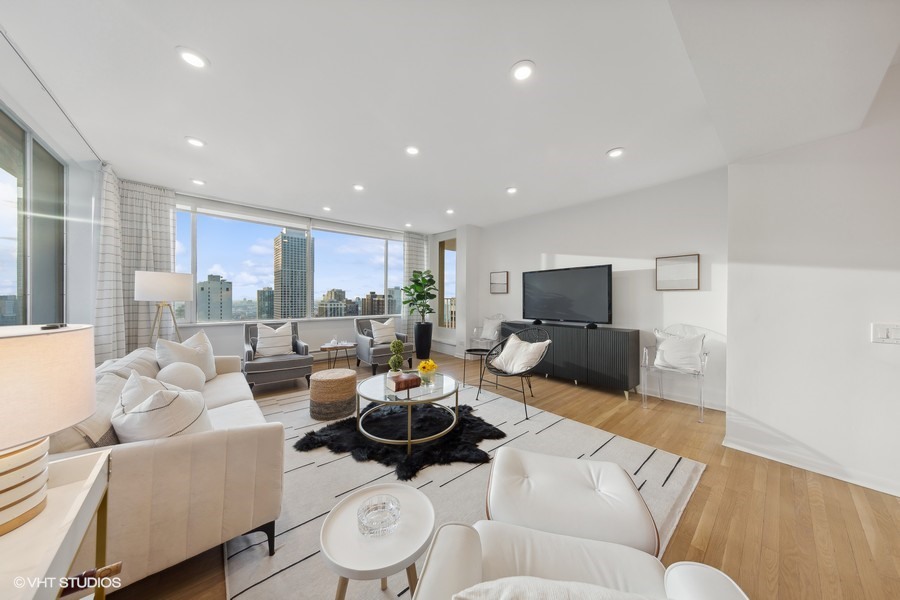 1000 N Lake Shore Plaza Unit: 33C