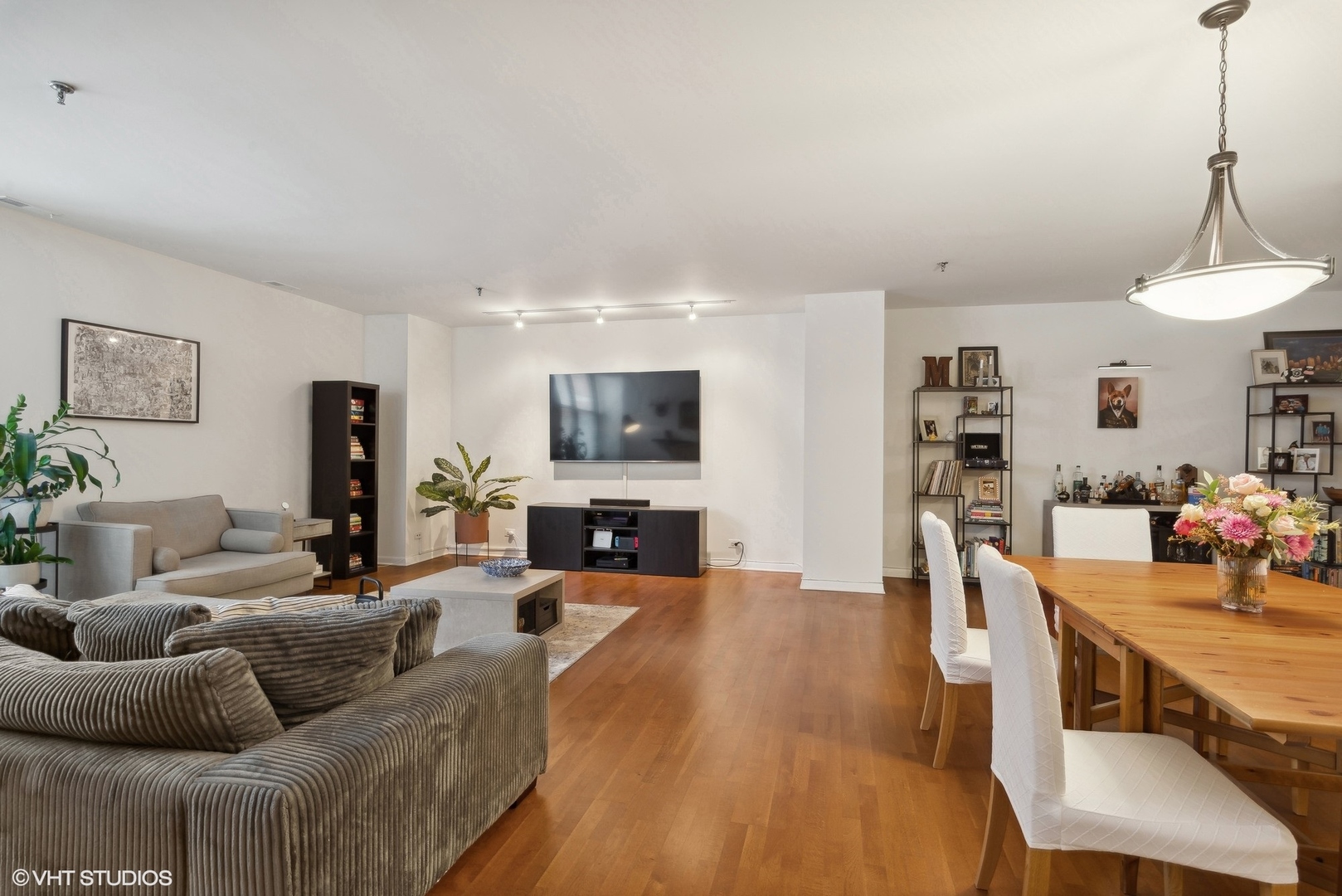 780 S FEDERAL Street Unit: 208