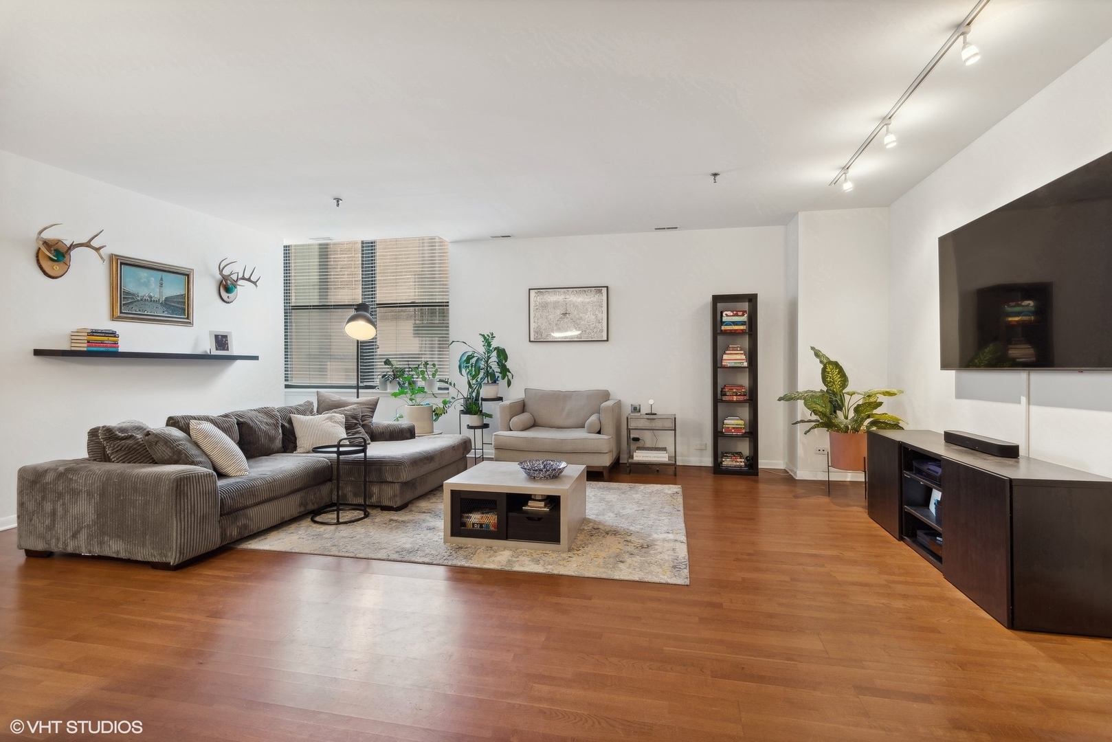 780 S FEDERAL Street Unit: 208