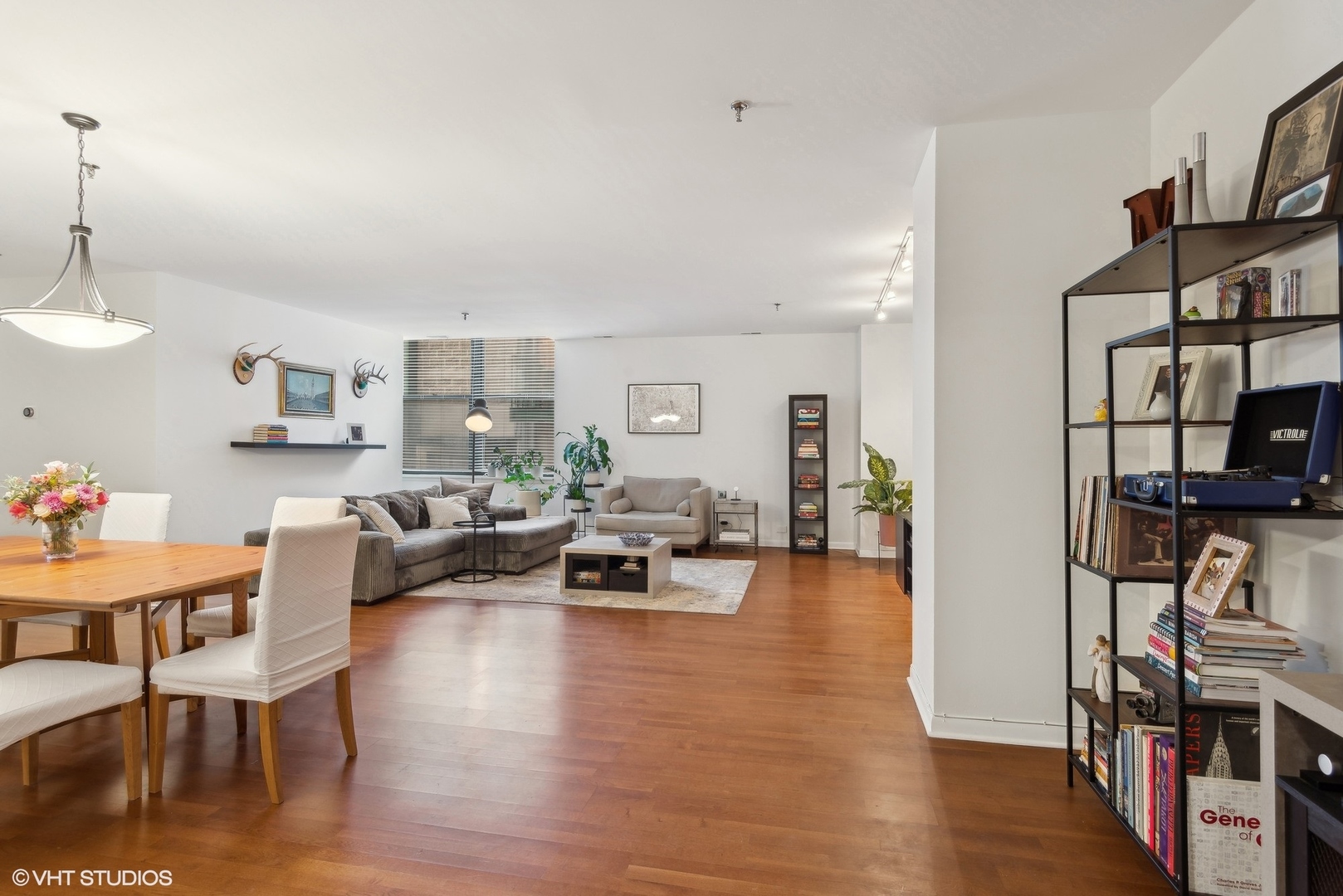 780 S FEDERAL Street Unit: 208