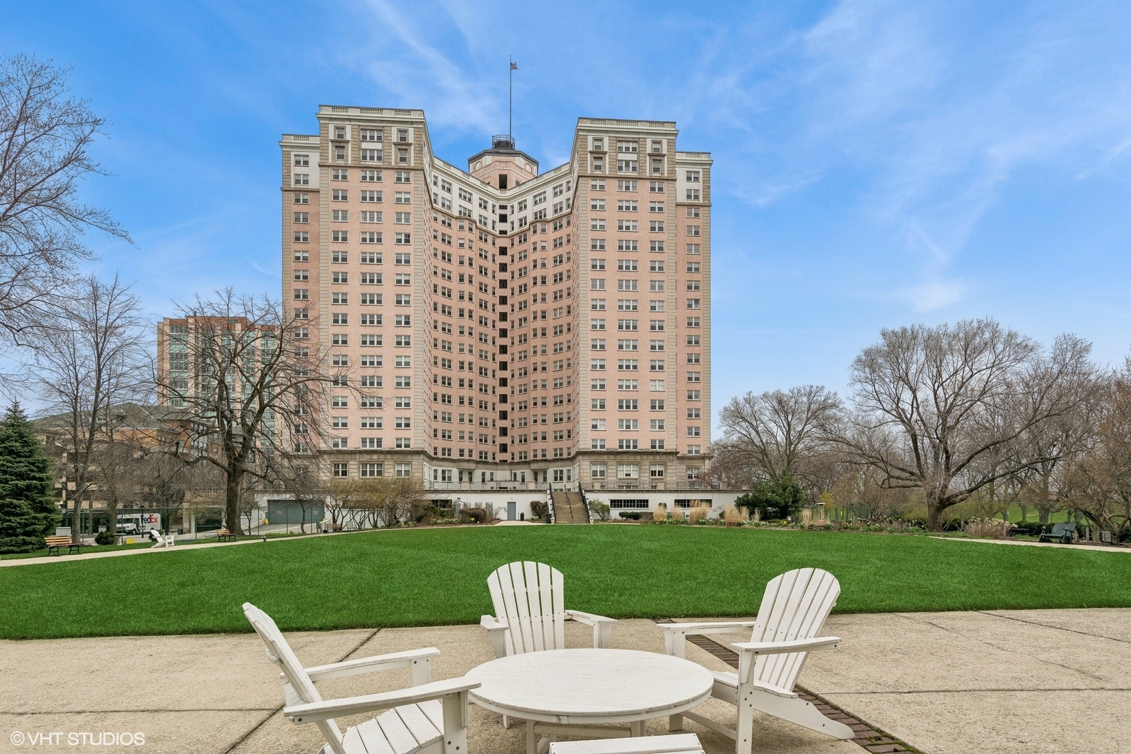 5555 N Sheridan Road Unit: 605