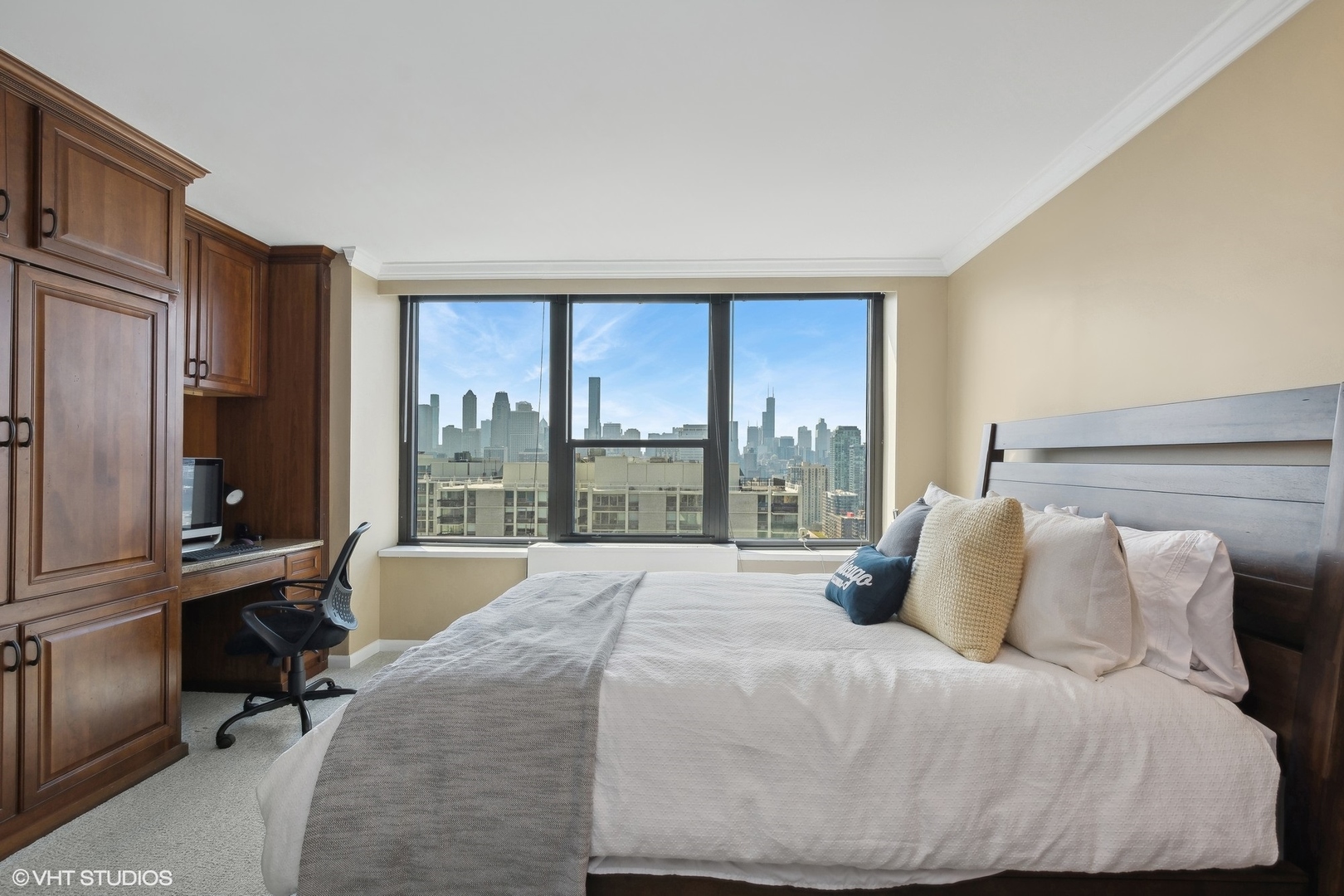 1560 N Sandburg Terrace Unit: 3202