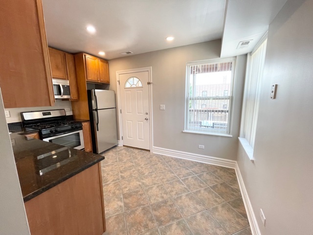 5656 N KIMBALL Avenue Unit: 3S