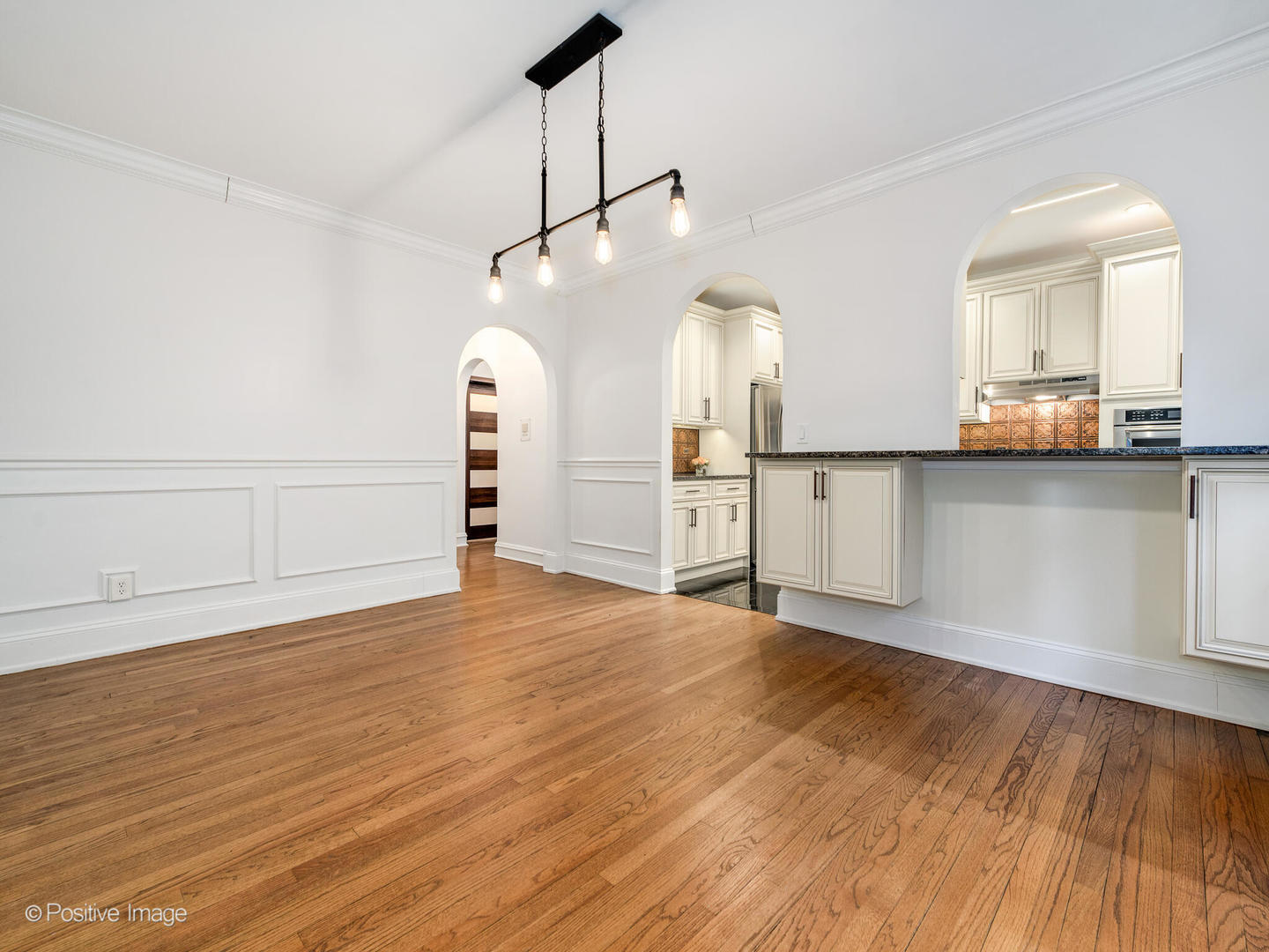 670 Hinman Avenue Unit: 1C