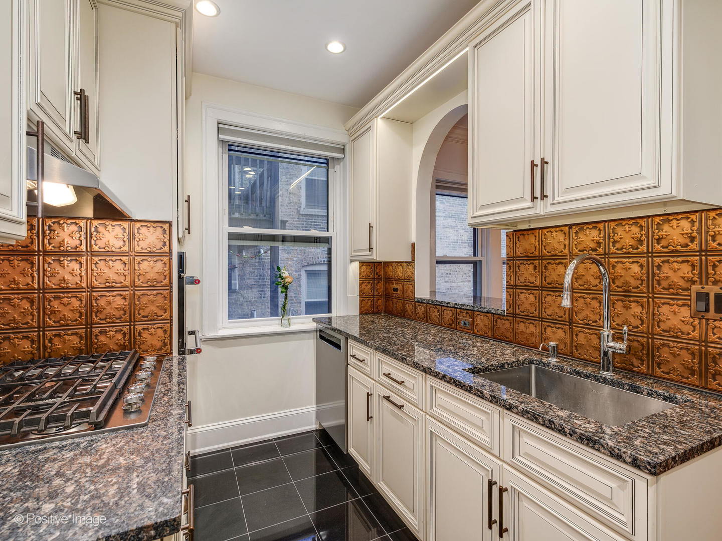 670 Hinman Avenue Unit: 1C