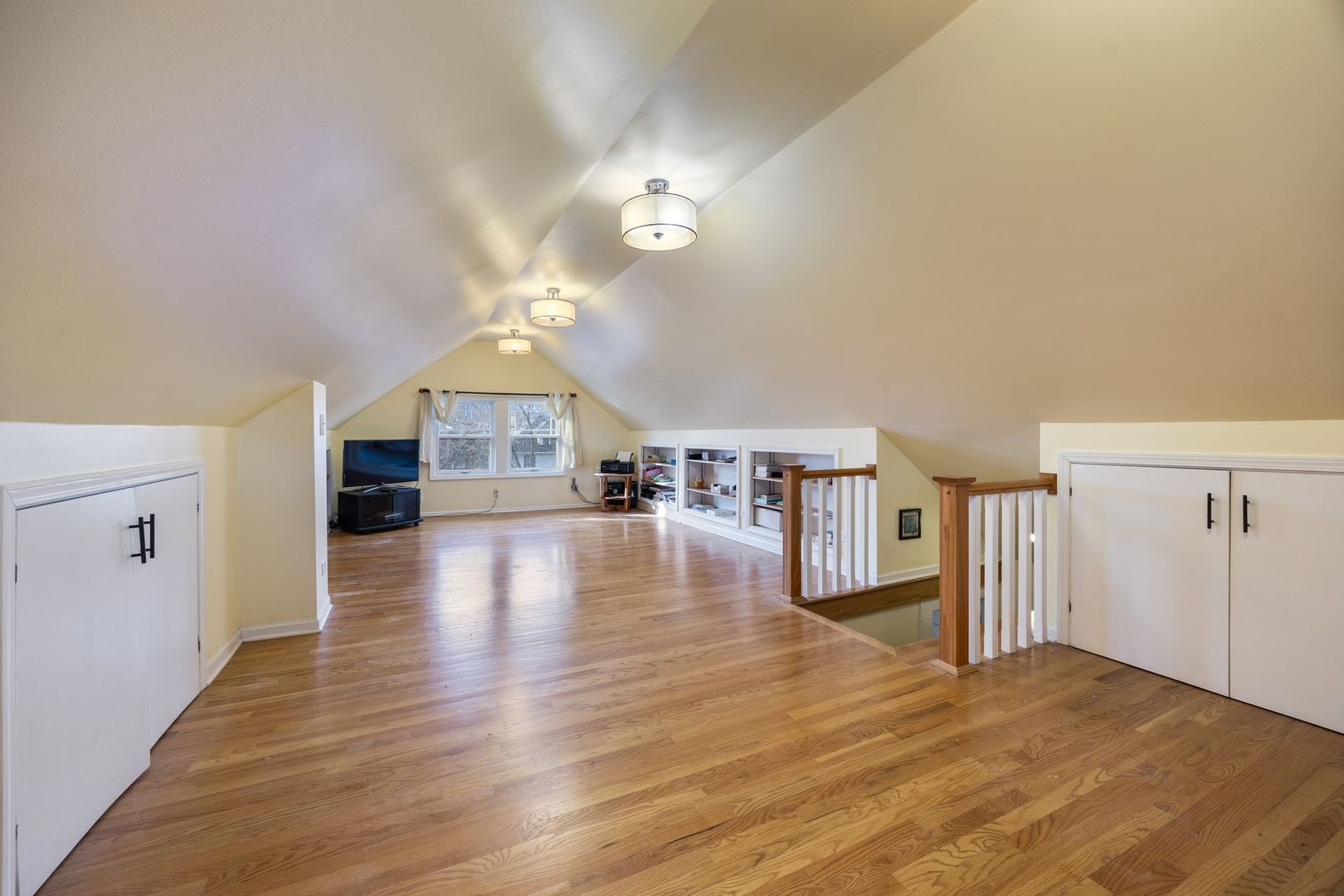 6541 N Bosworth Avenue