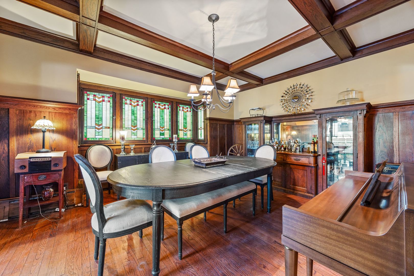 6541 N Bosworth Avenue