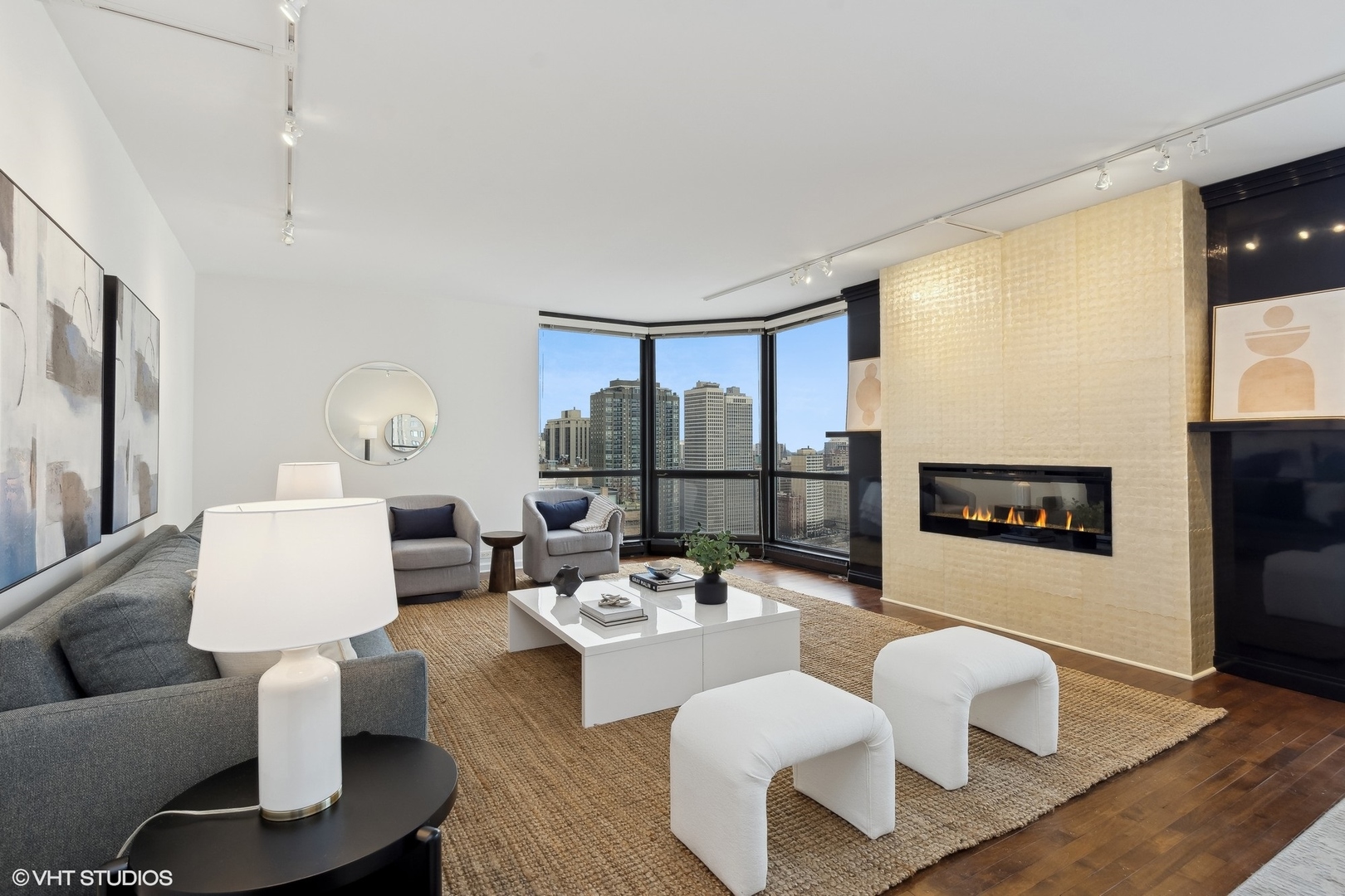 990 N Lake Shore Drive Unit: 28C