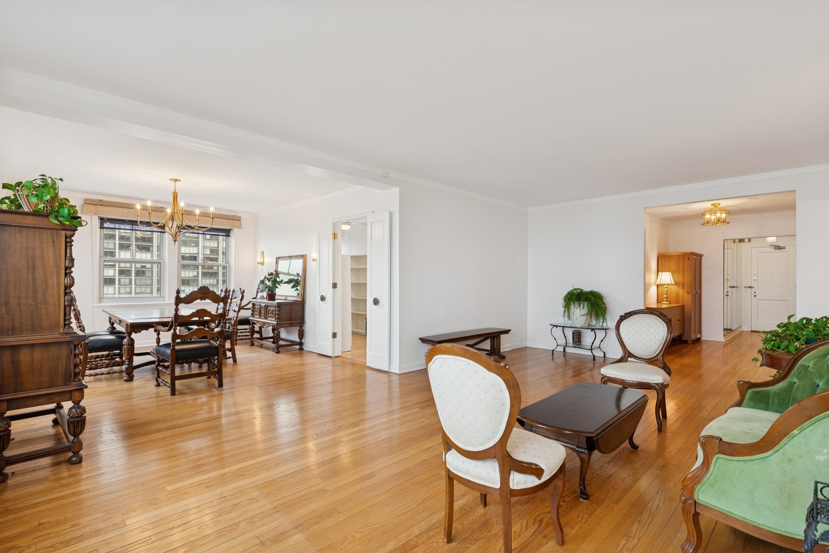 5555 N SHERIDAN Road Unit: 1102