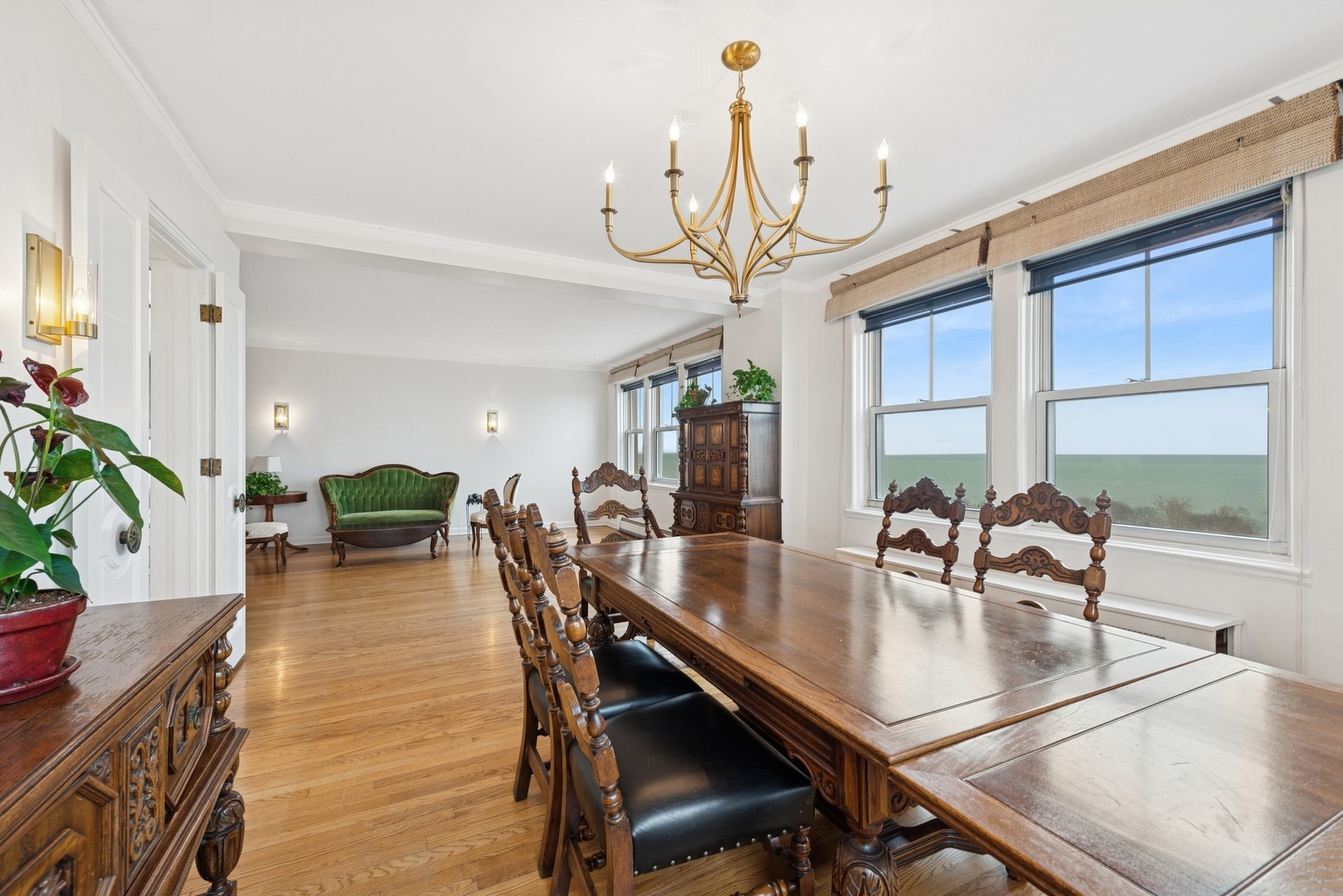 5555 N SHERIDAN Road Unit: 1102