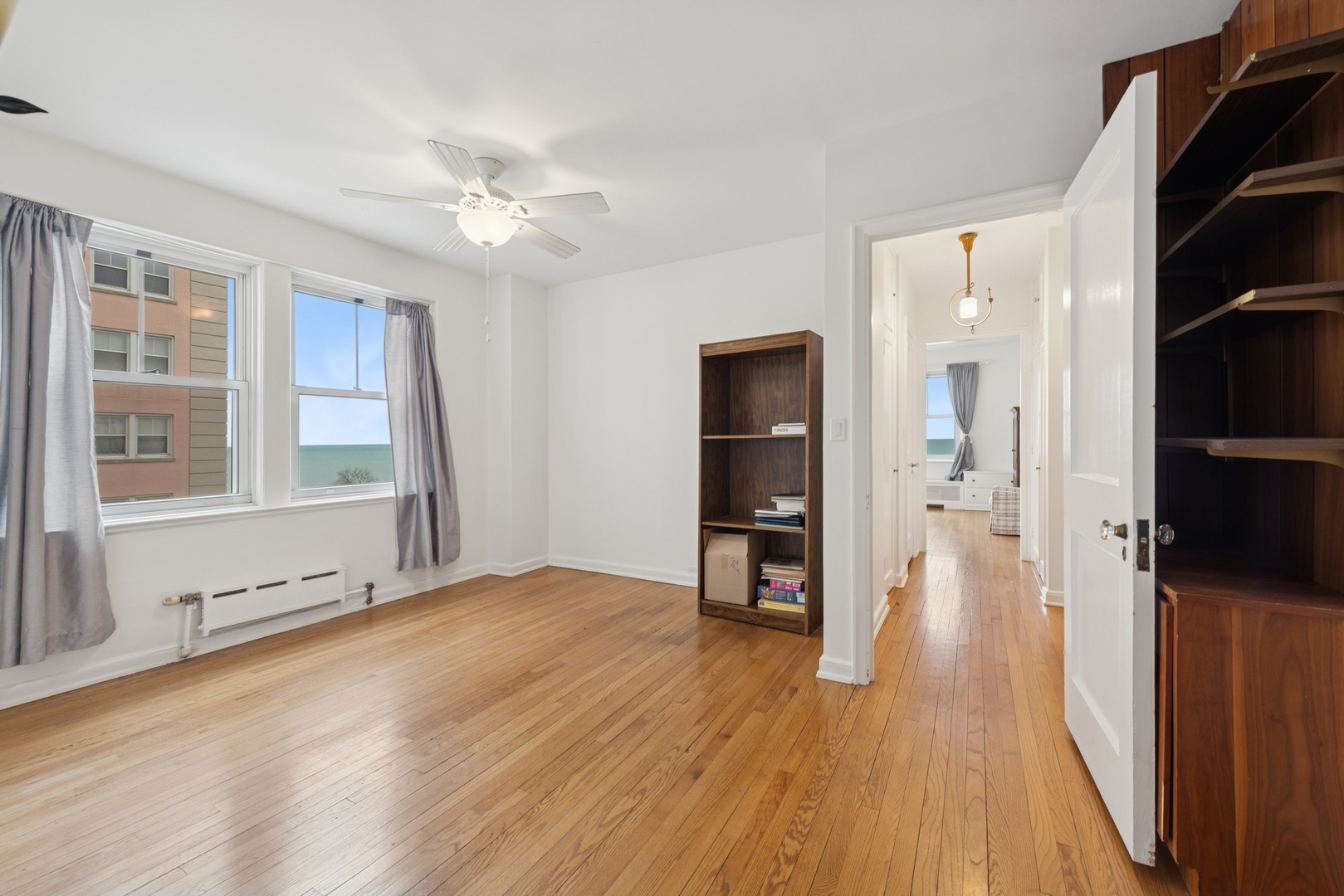 5555 N SHERIDAN Road Unit: 1102