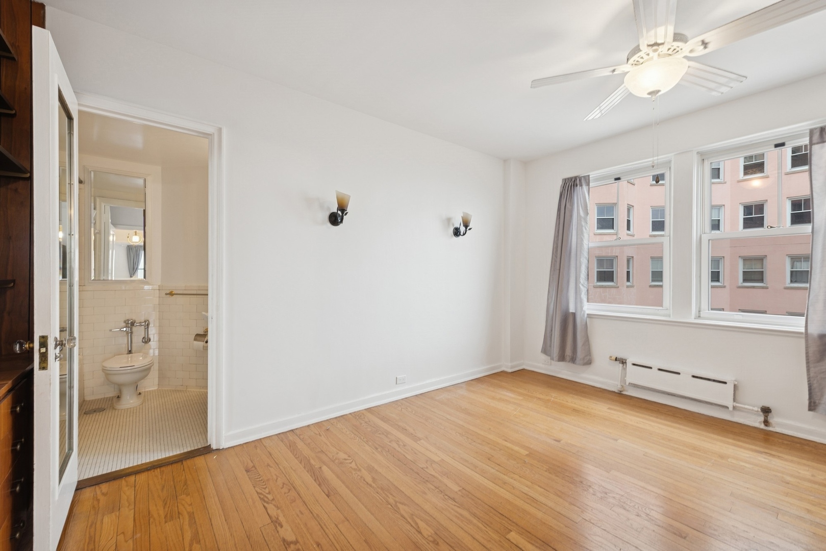 5555 N SHERIDAN Road Unit: 1102