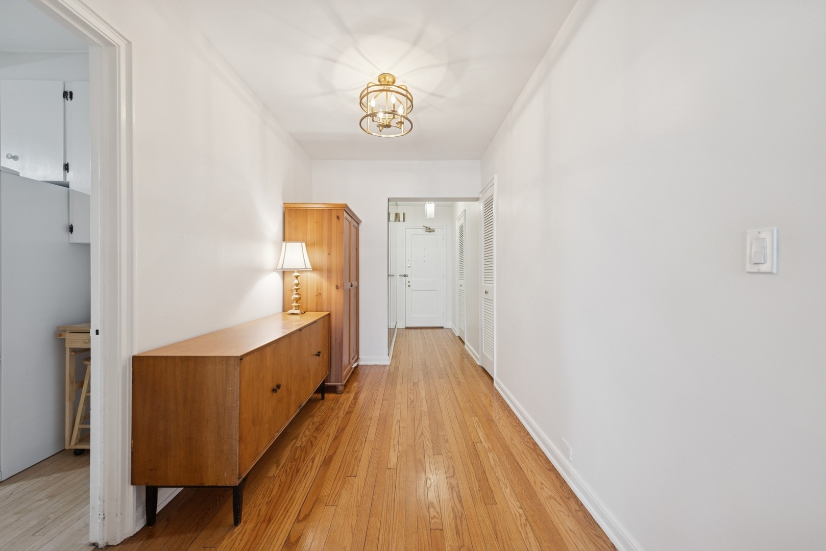 5555 N SHERIDAN Road Unit: 1102