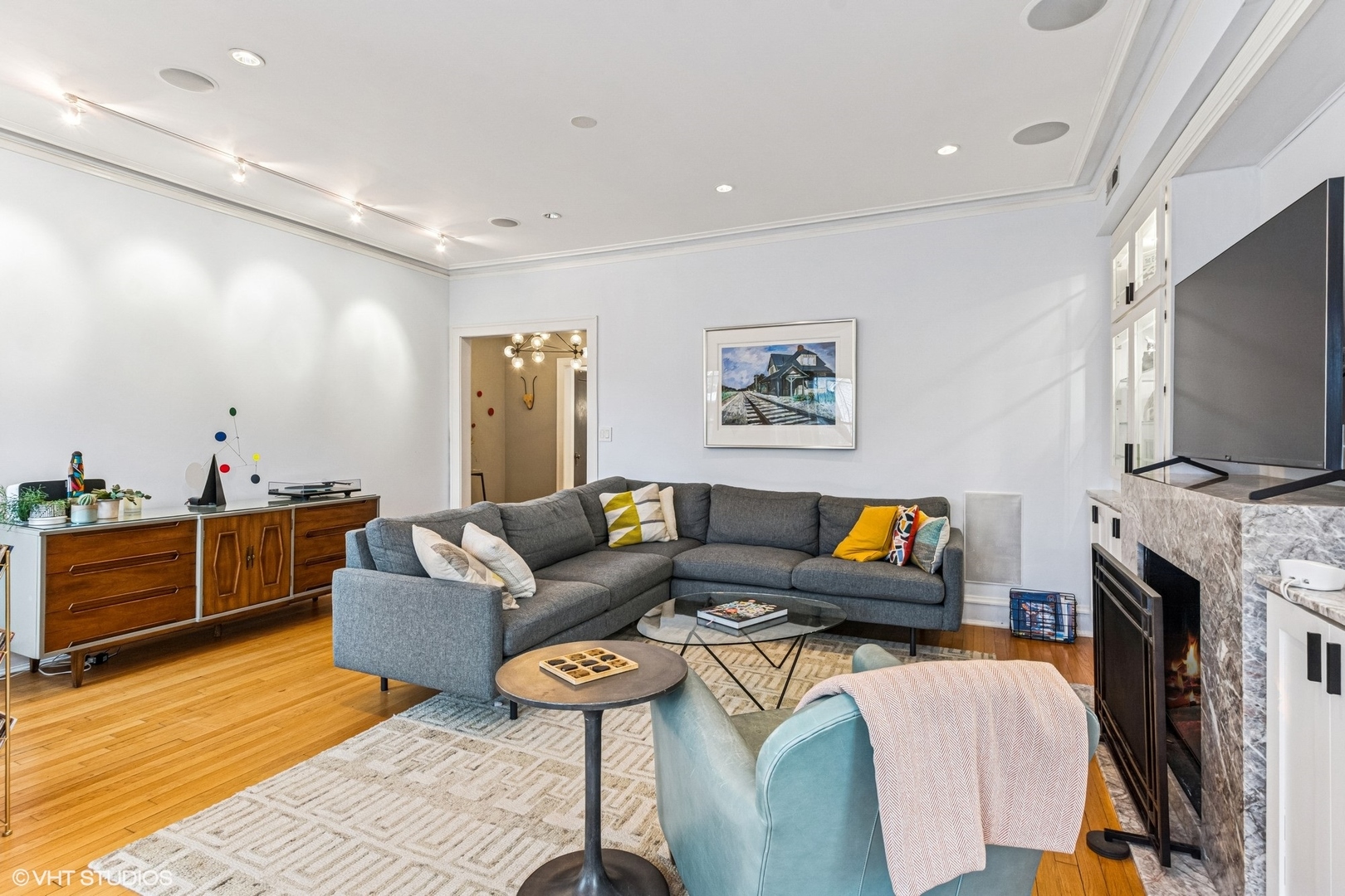 5319 N Paulina Street Unit: 2