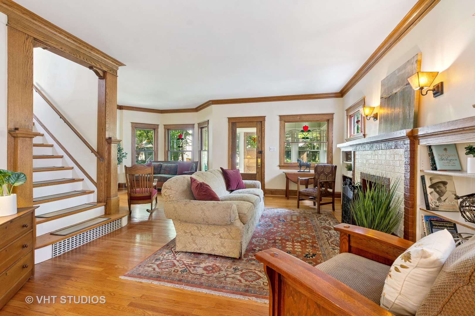 1515 W Glenlake Avenue