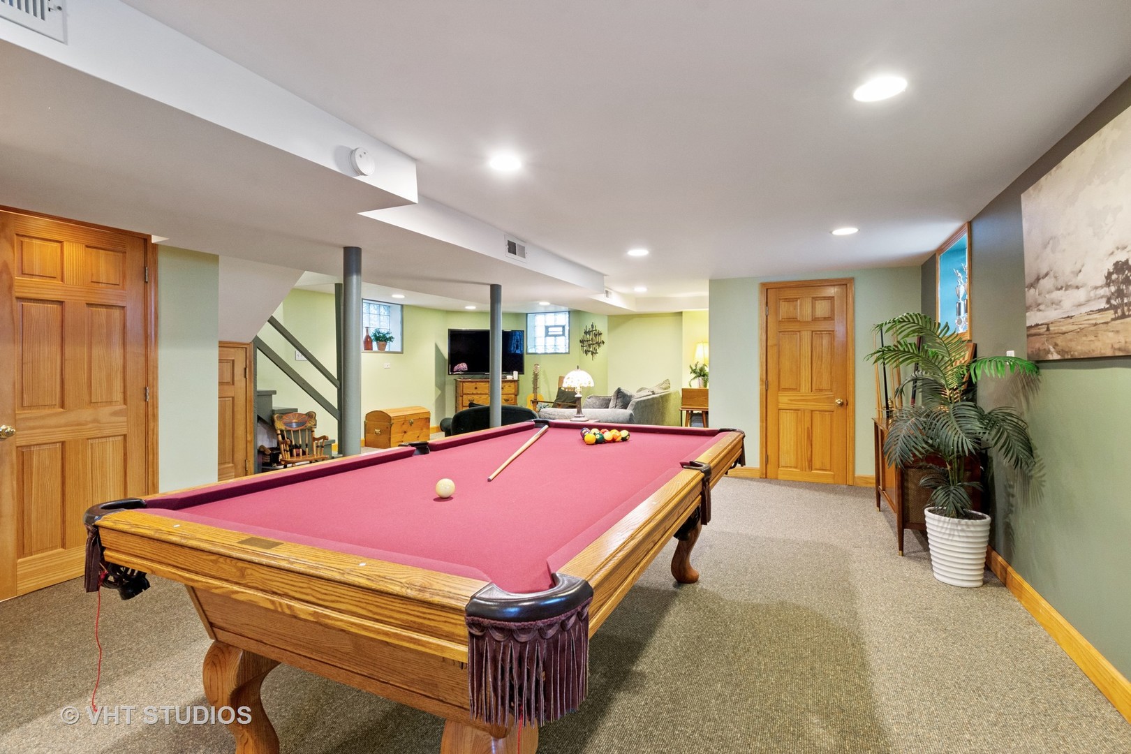 1515 W Glenlake Avenue