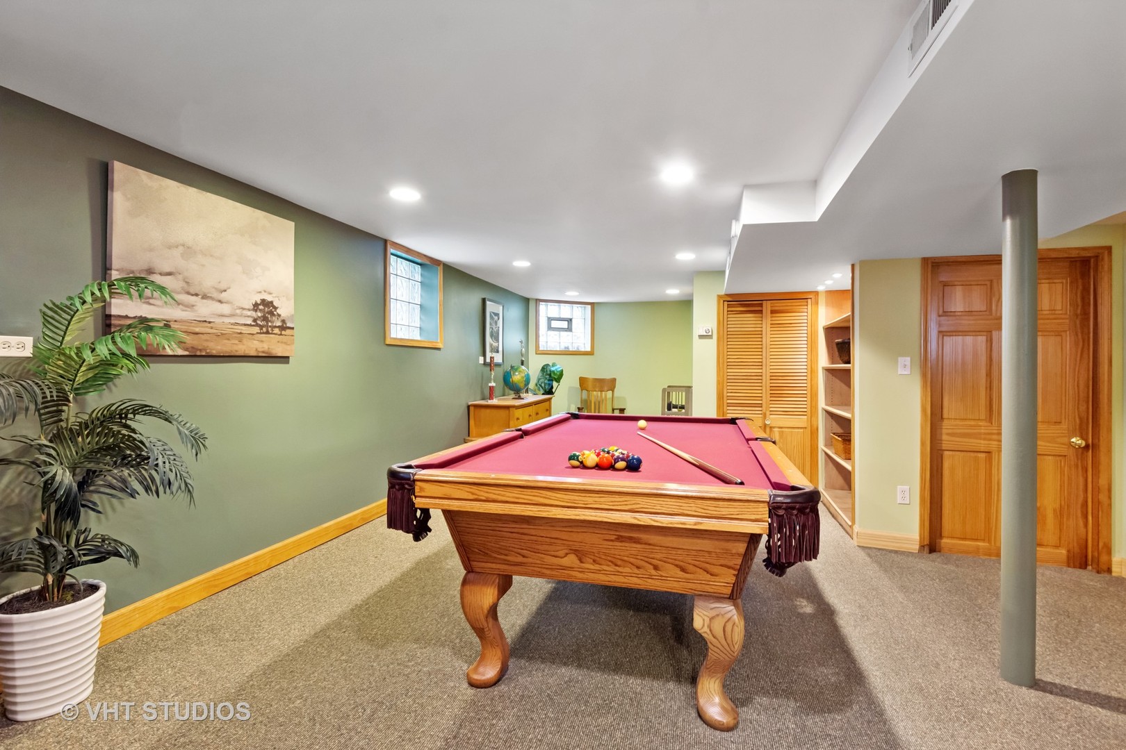 1515 W Glenlake Avenue