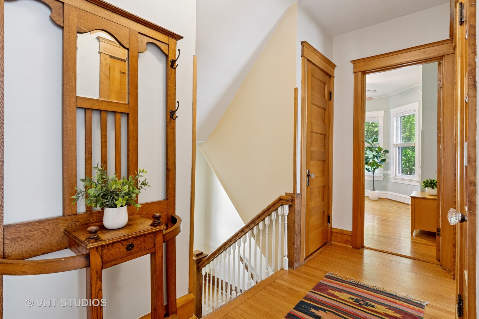 1515 W Glenlake Avenue