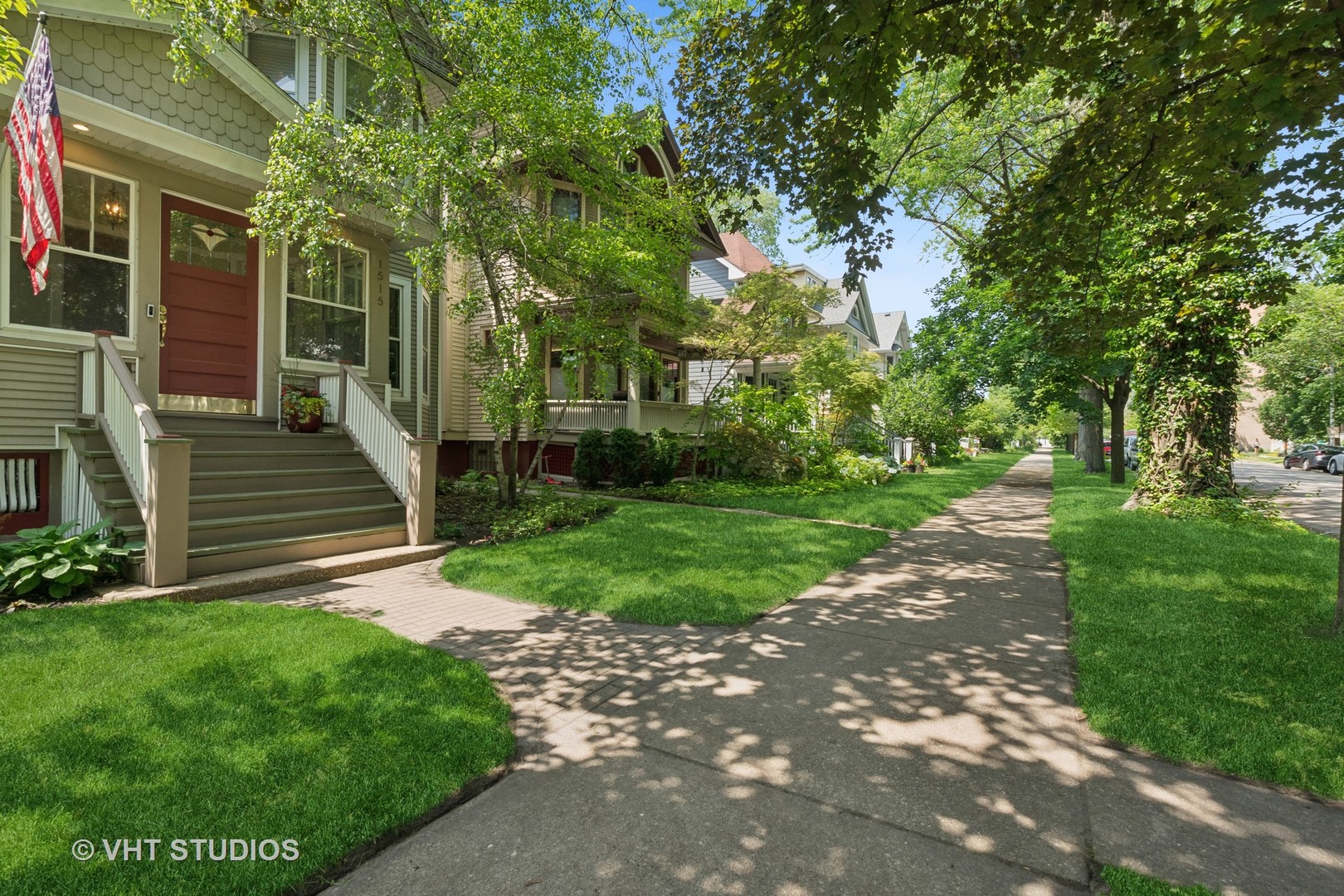 1515 W Glenlake Avenue