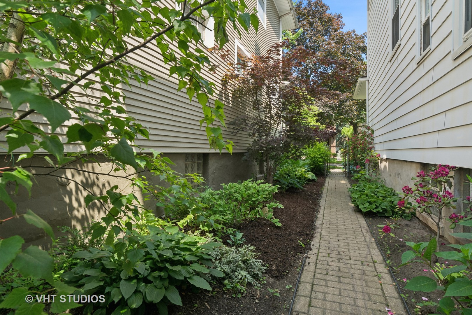 1515 W Glenlake Avenue