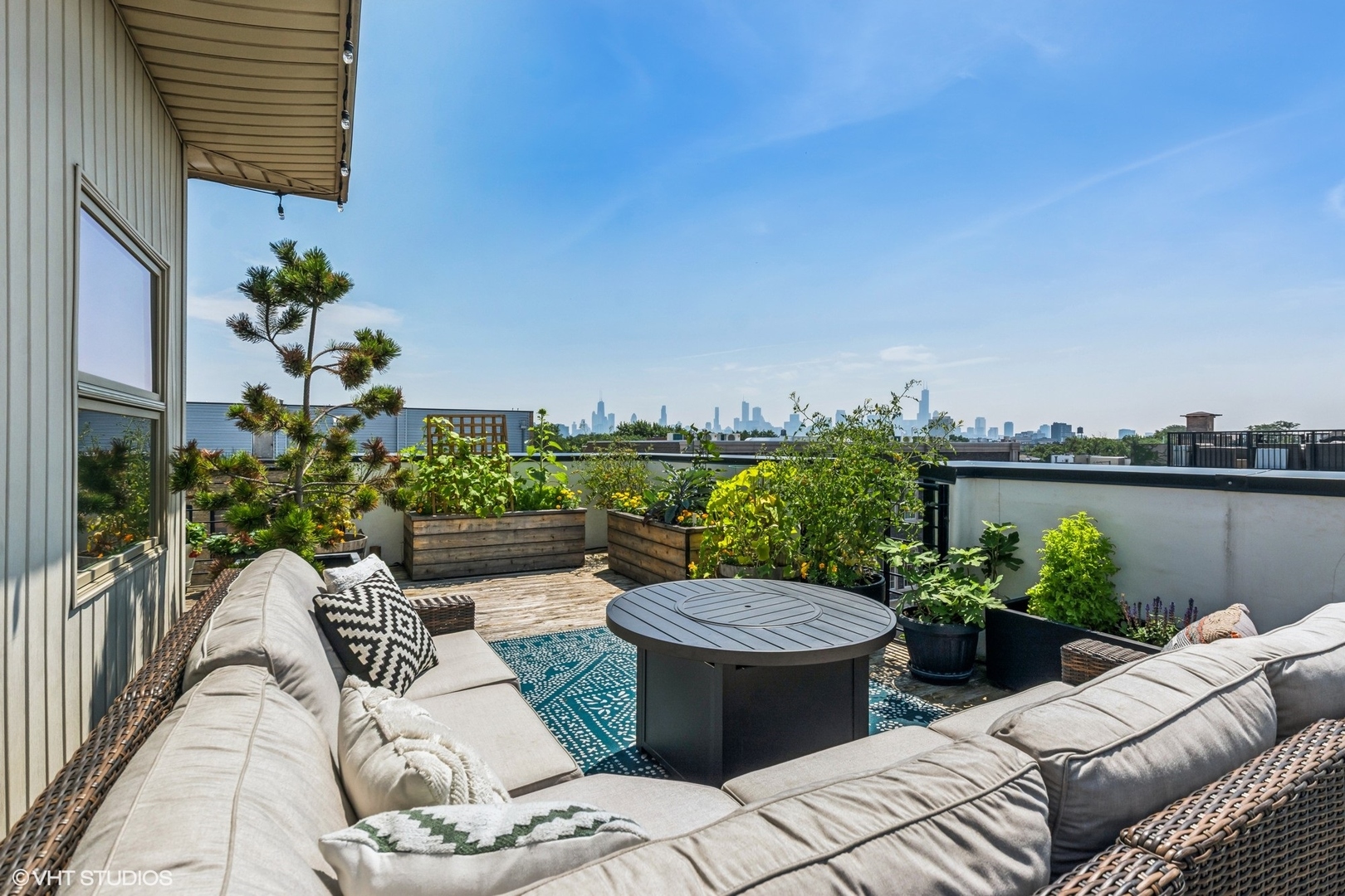 2008 W Willow Street Unit: C