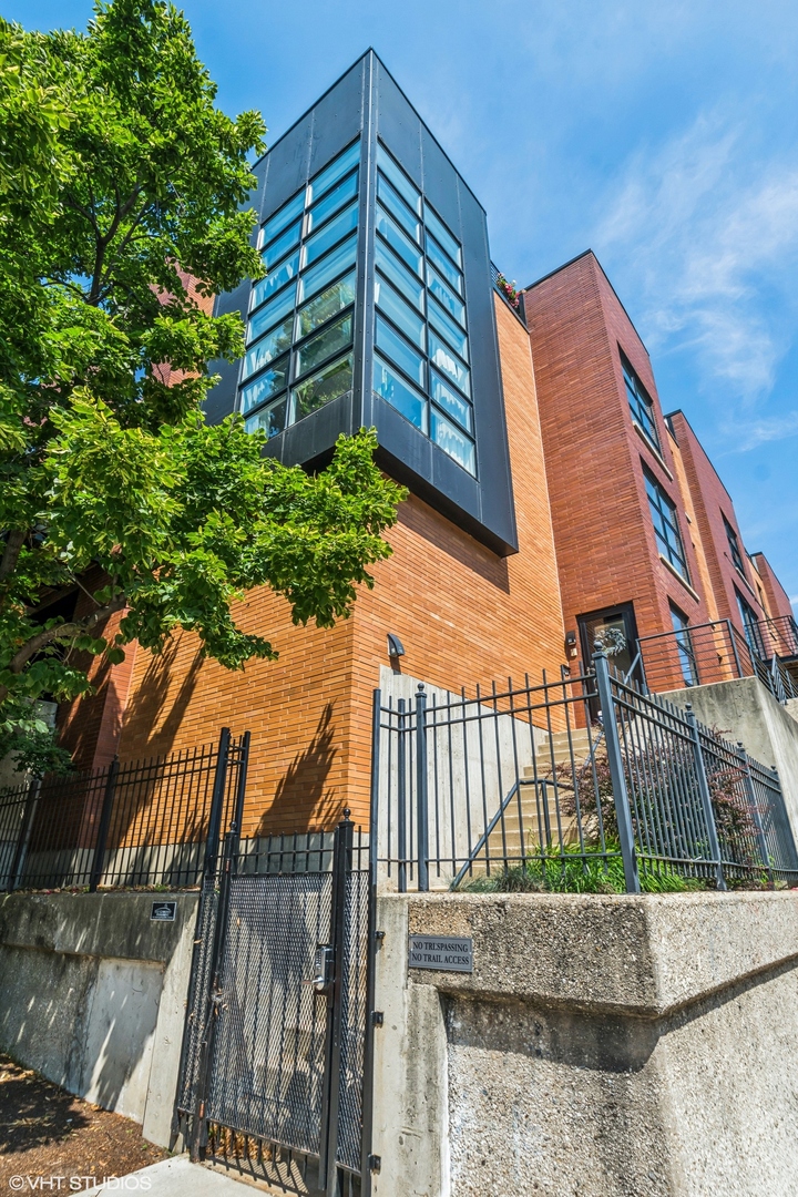 2008 W Willow Street Unit: C