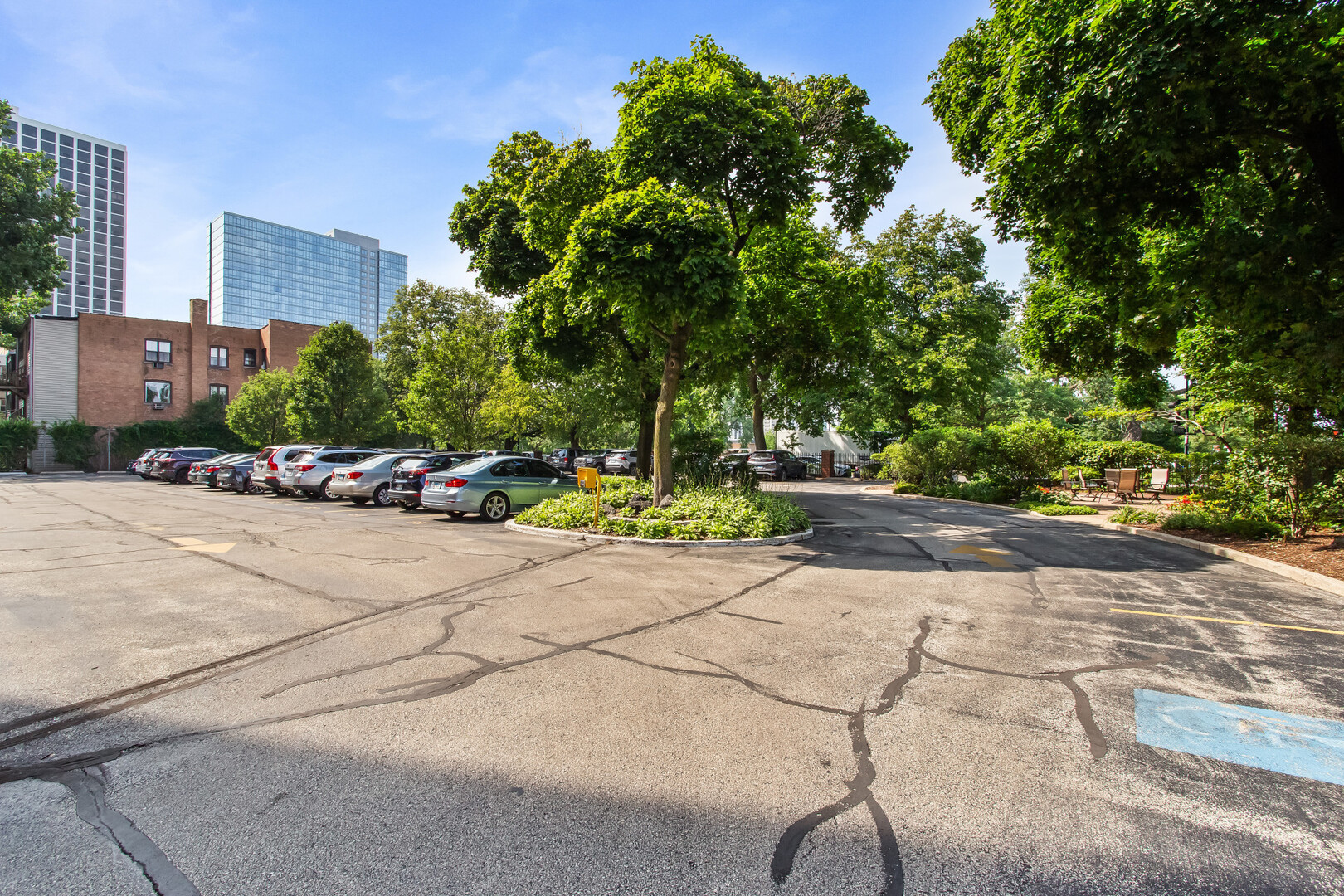 4300 N MARINE Drive Unit: 1606