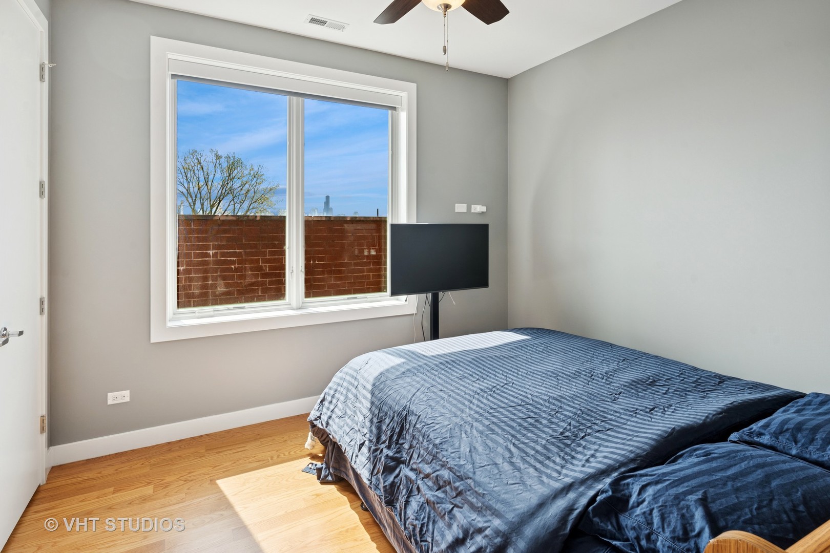 2442 N Clybourn Avenue Unit: 5S