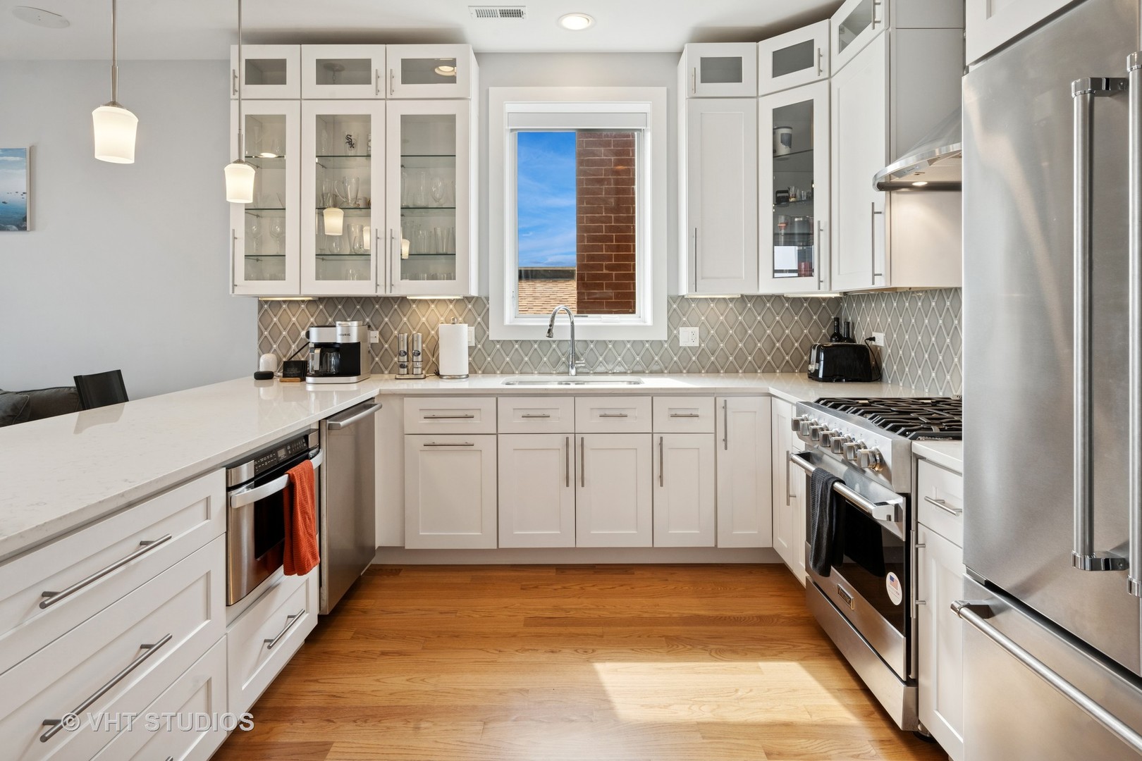 2442 N Clybourn Avenue Unit: 5S