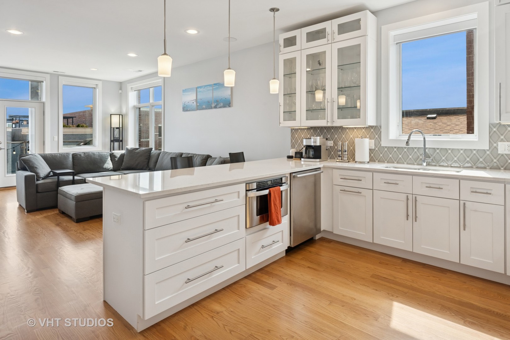 2442 N Clybourn Avenue Unit: 5S