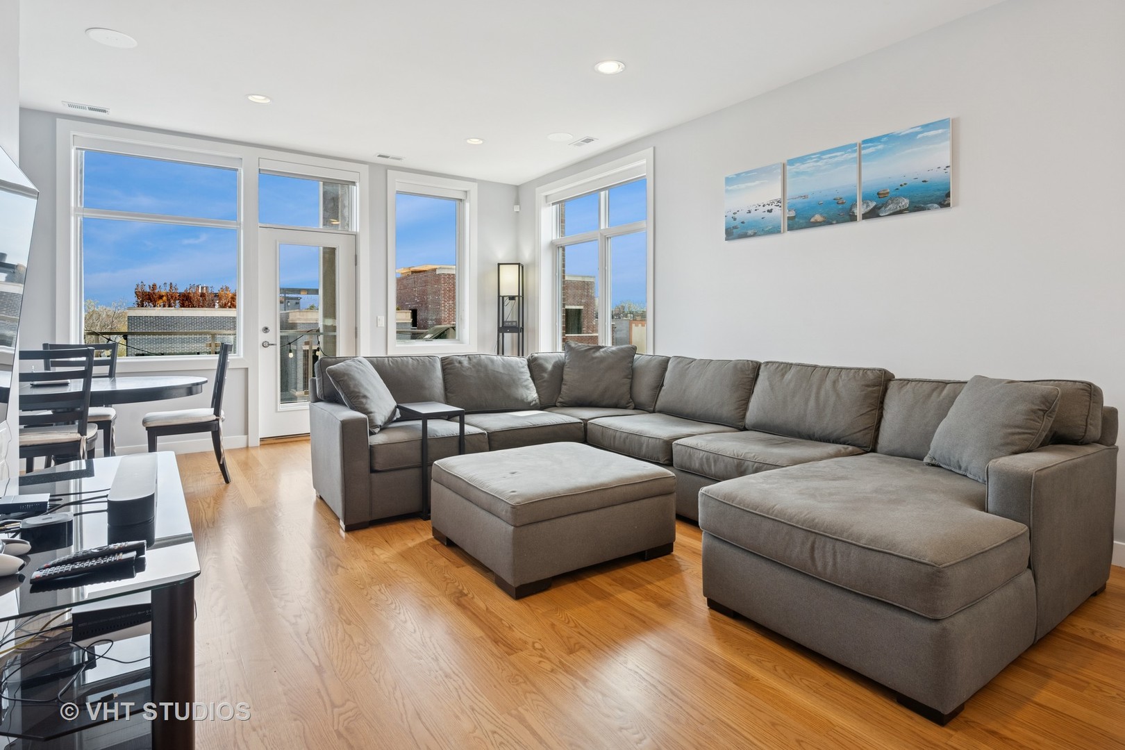 2442 N Clybourn Avenue Unit: 5S